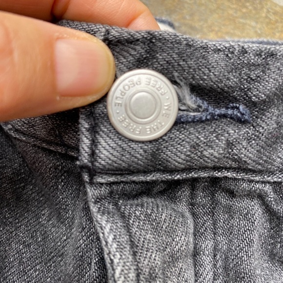 Free People Loving Good Vibrations distressed black denim jeans size 25 - Picture 10 of 15
